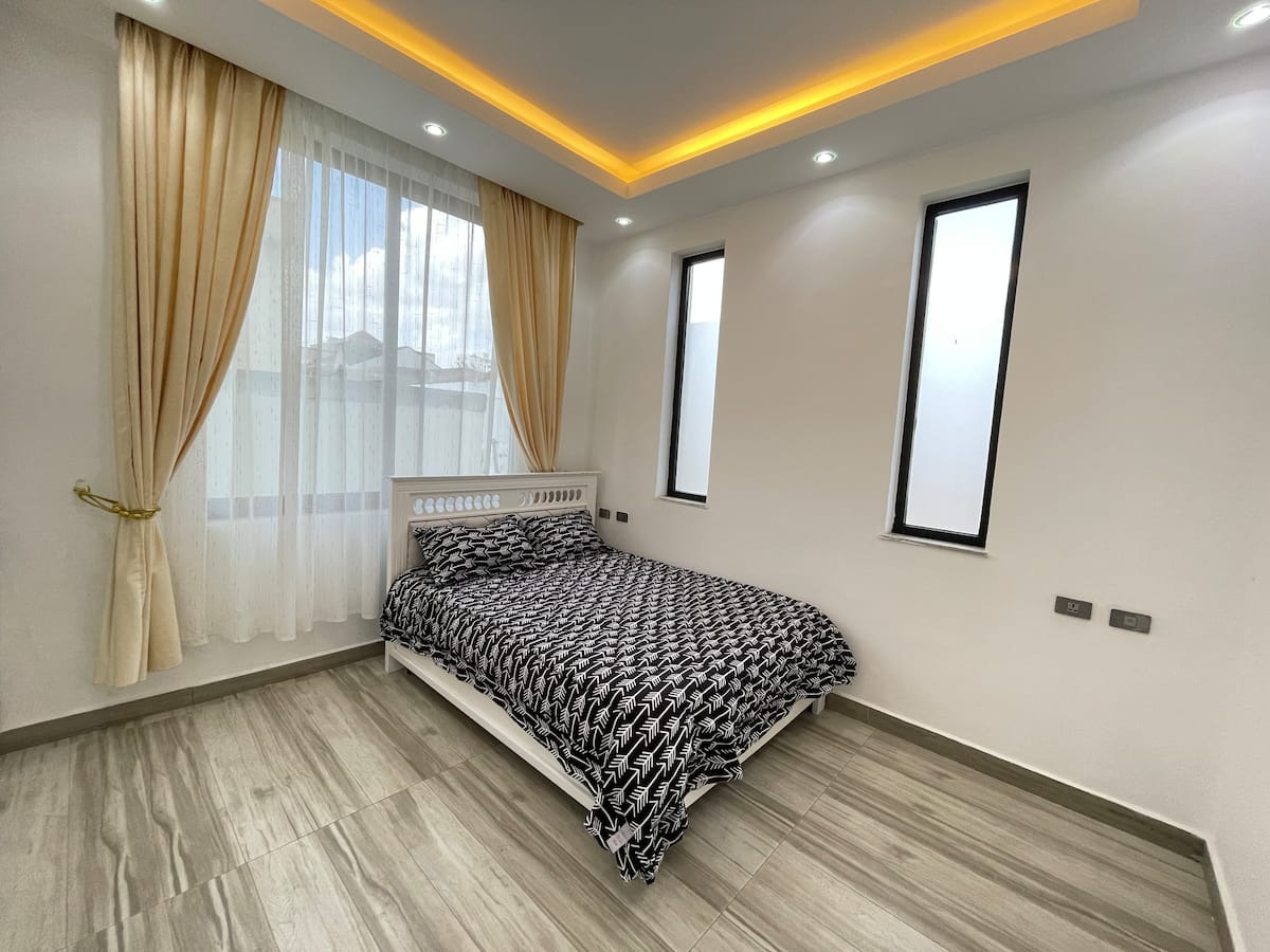 Lasta Minimalist Penthouse